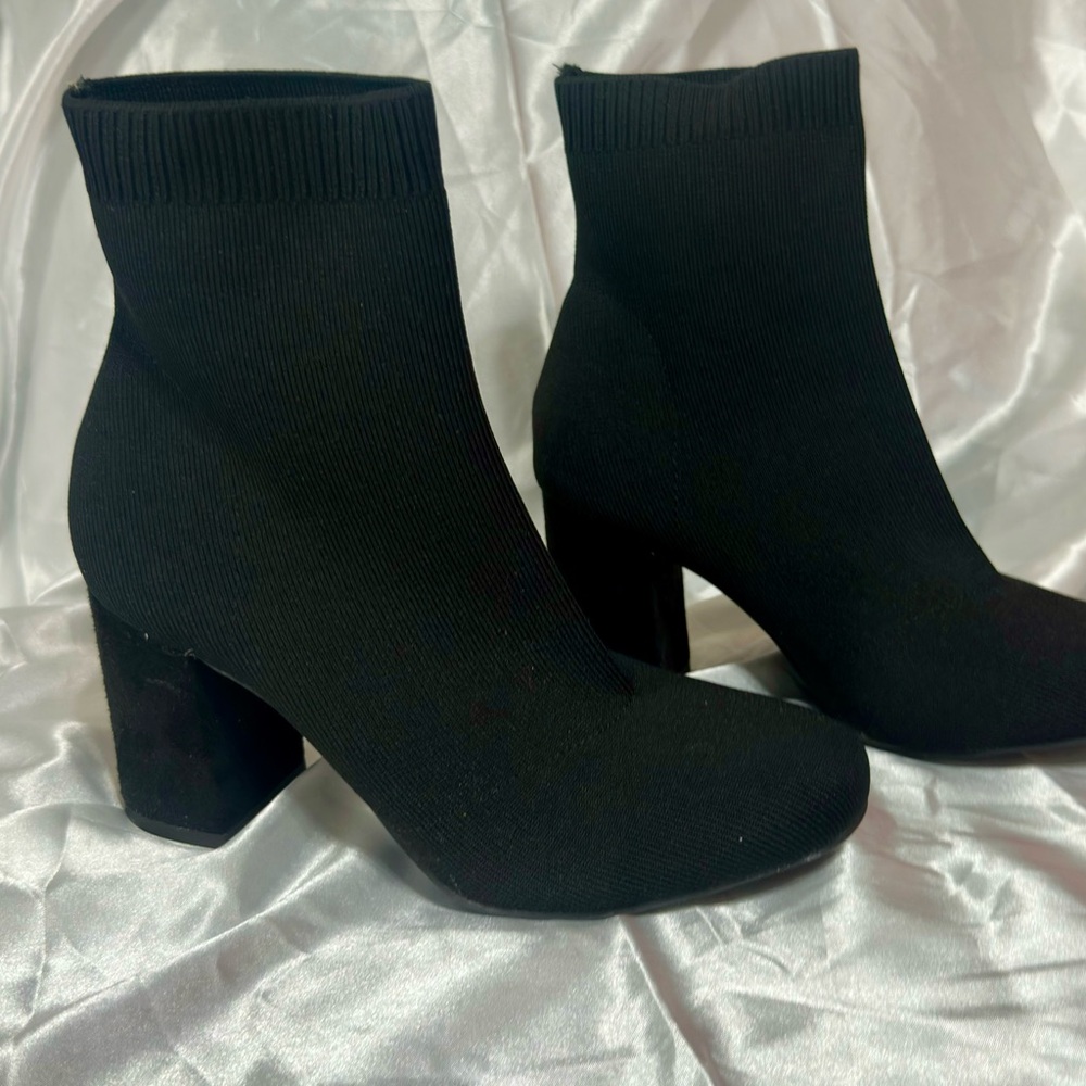 MIA Erika black knit bootie